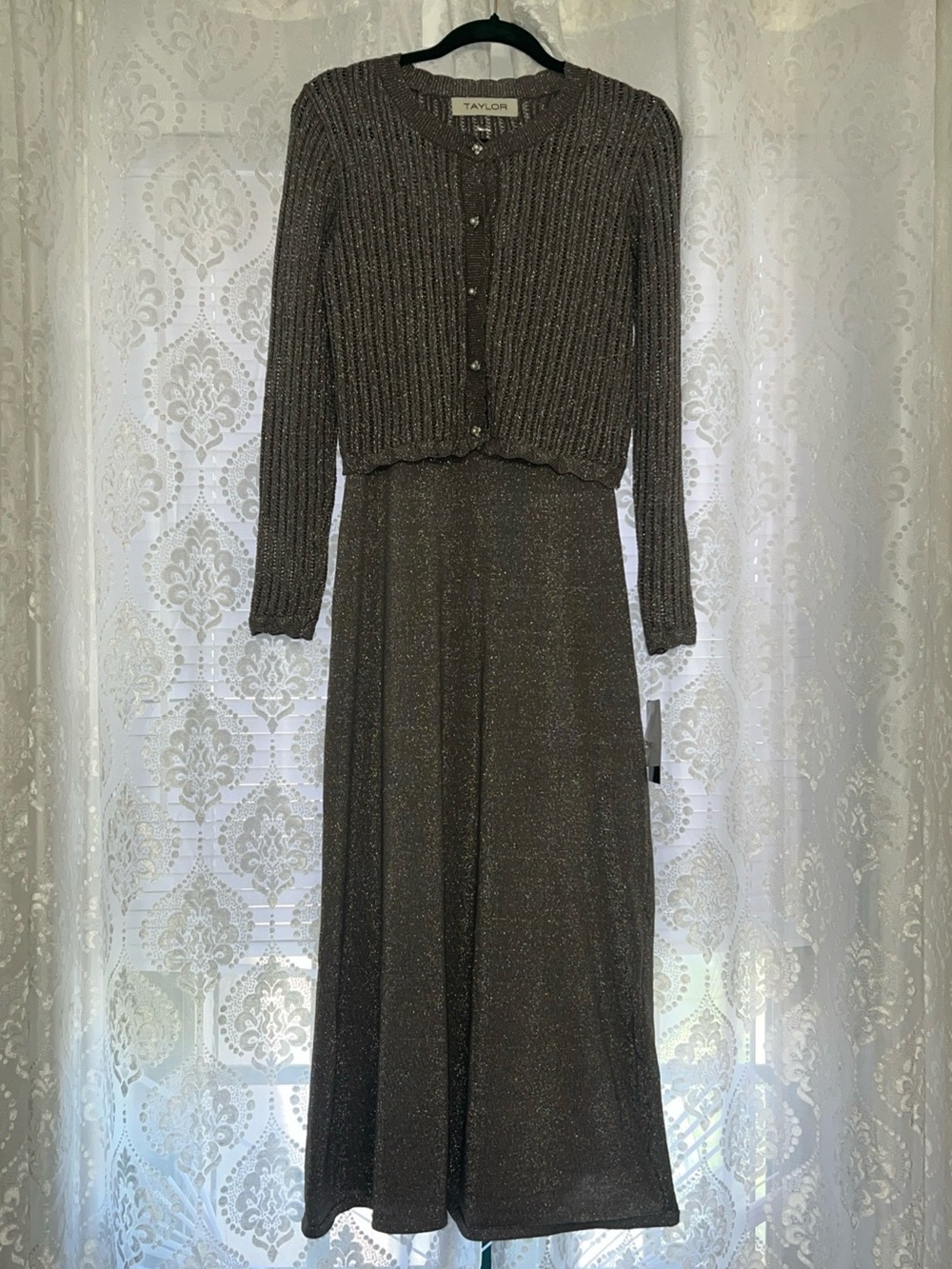 Women’s Size Small TAYLOR Shimmer 2 Piece Set Cardigan & Skirt Grey Silver NWT